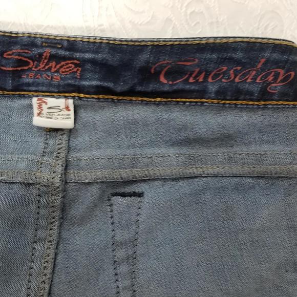 Silver jeans Tuesday size 28 lowrise Inseam 31 inches - Picture 6 of 14